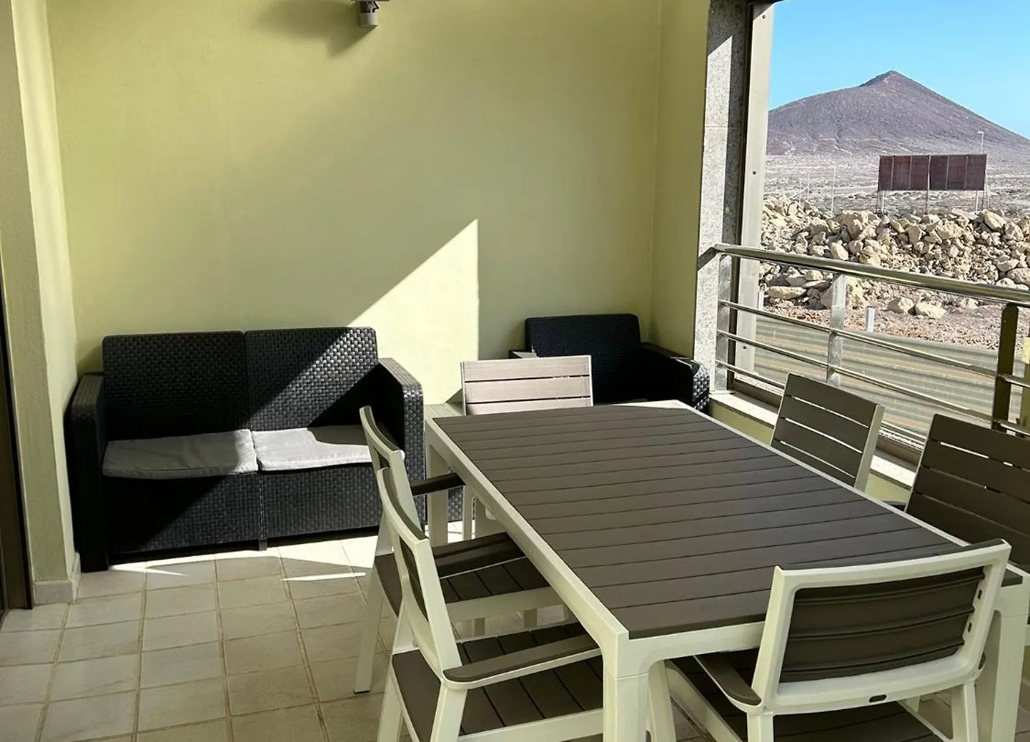Montana Roja Holiday El Medano  Holiday home